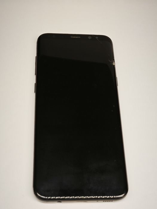 Samsung Galaxy S8+ 64GB, stare bună, mică crăpătură