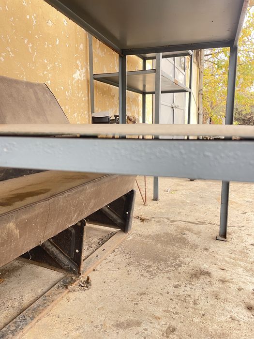 Етажерки/рафтове 2 броя стария материал