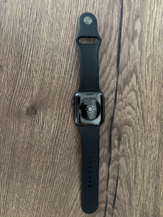 Продам apple watch SE