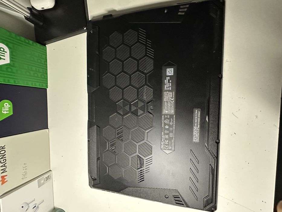 Laptop asus gaming tuf a15 problema cip bios.