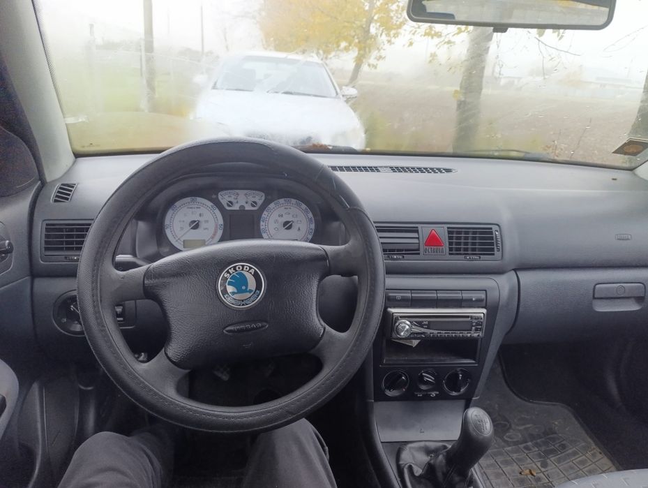 skoda octavia 1 1.6 benzina