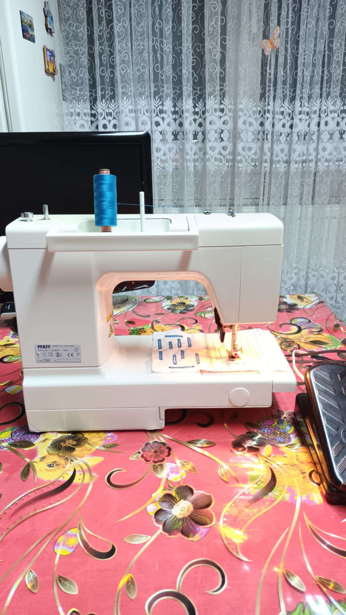 Masina de cusut PFAFF HOBBY cu butoniera automata si multiple operații