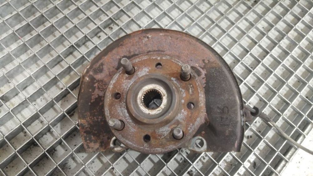 fuzeta dreapta fata mitsubishi space star 1.9 d