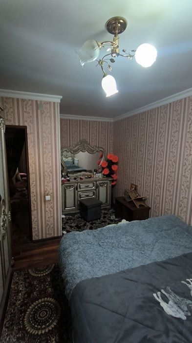 2xonali uy sotiladi 1etaj . Sagdiana parijda.