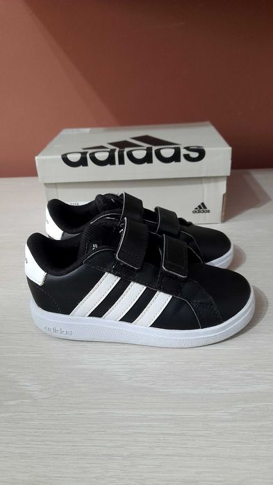 Vand adidasi adidas nr 26!