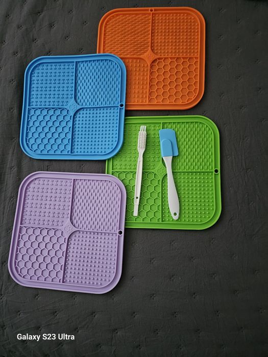 Силиконова подложка за бавно хранене на животни