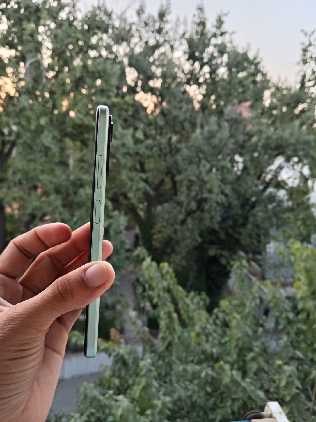 Redmi note 12 s rangi rasmda