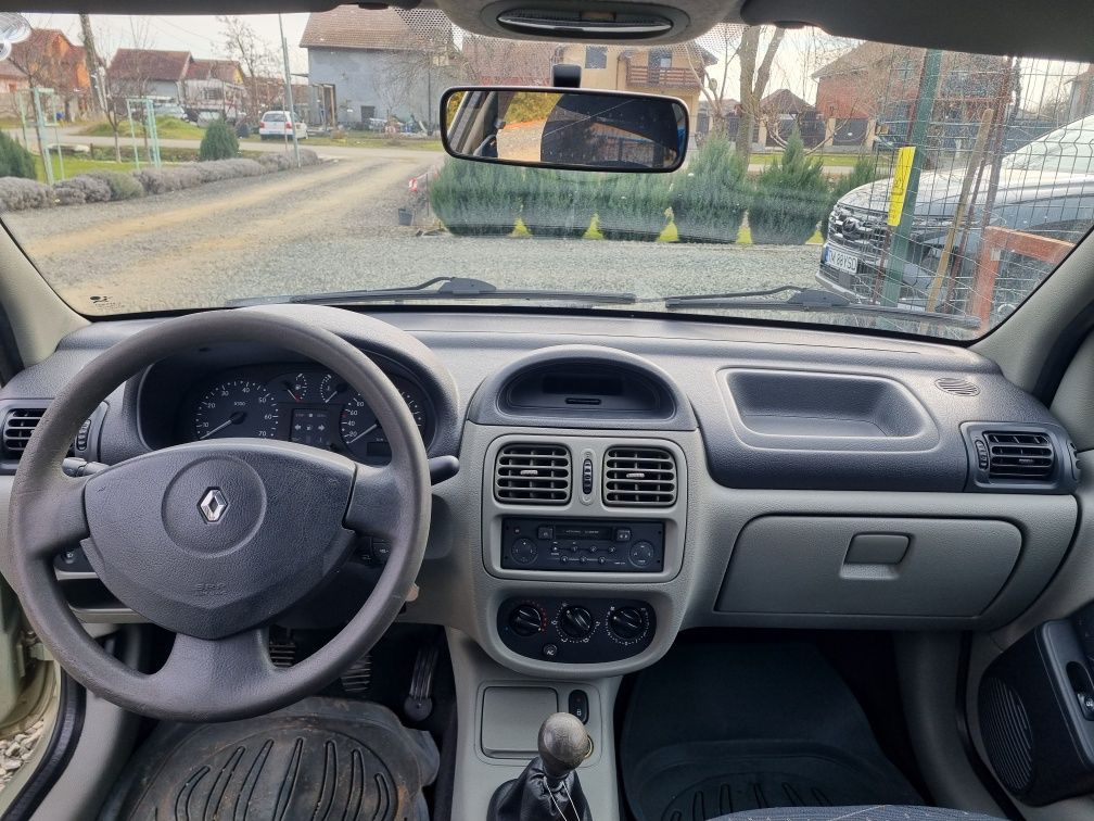 Renault clio benzina 100 000 km de reparat sau pt rabla 2025
