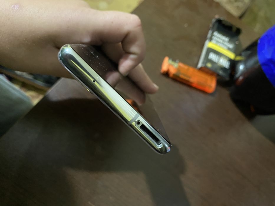 Vand Samsung S20 fe ,placa de baza stricata