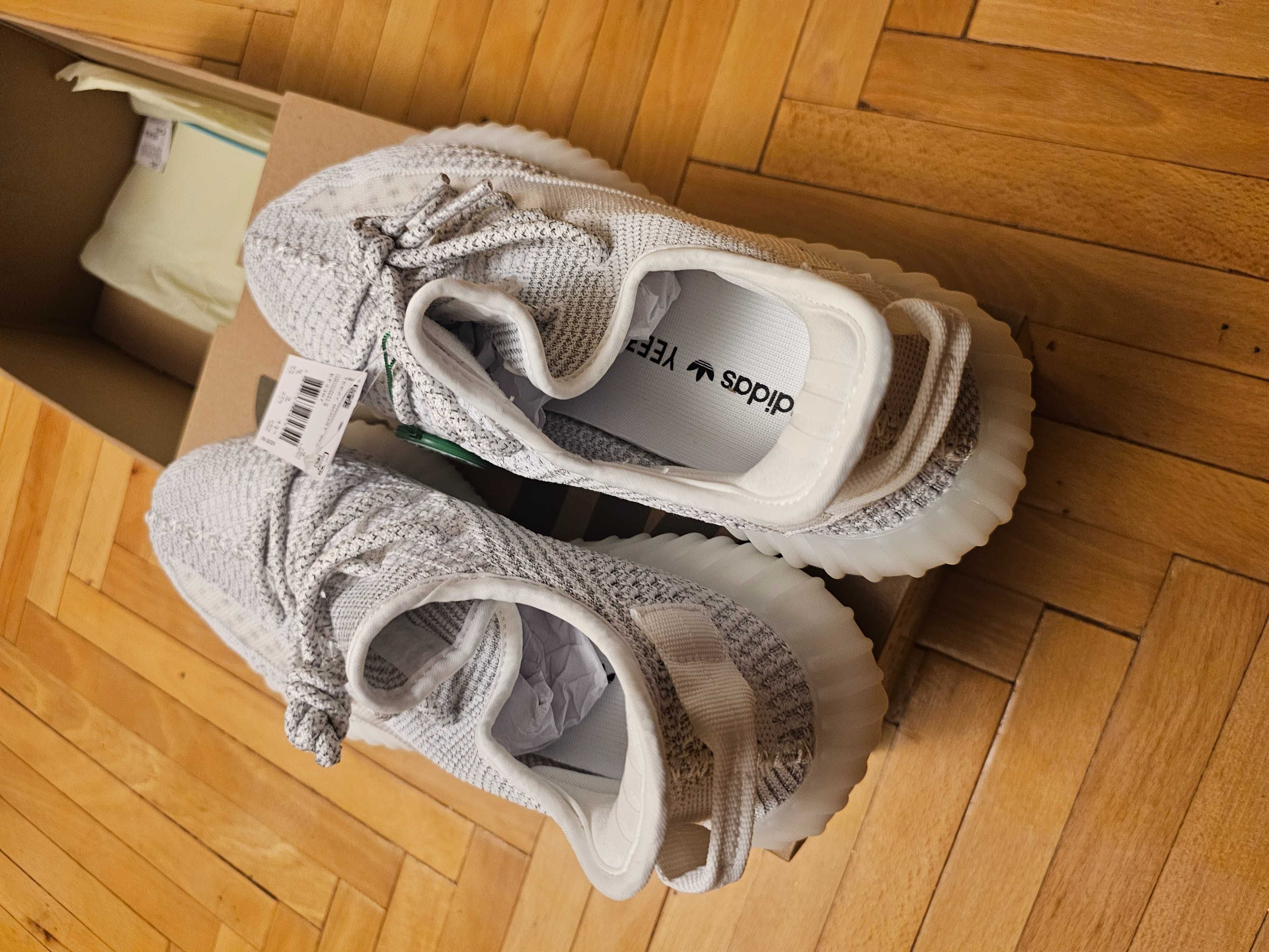 Nou Addidas Yeezy Boost 350 v2 Albi model: EF2367 marime 43