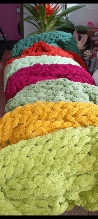 Дамски шал-Ализе Пуфи