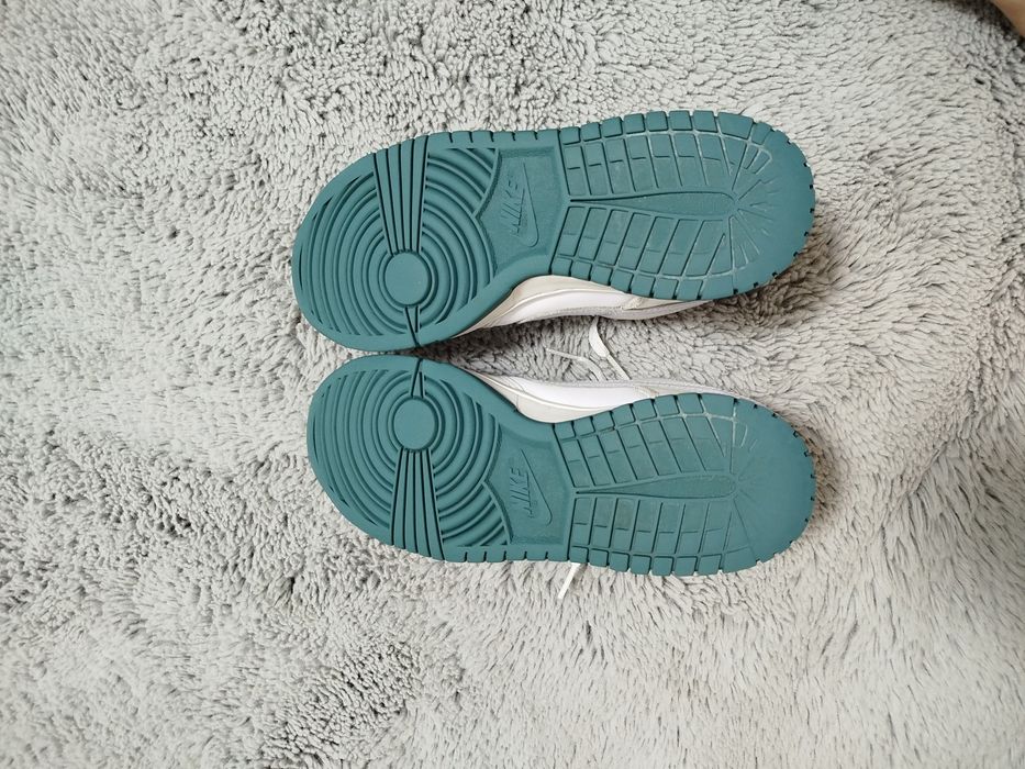 Adiasi Nike Dunk Low albi marimea 40