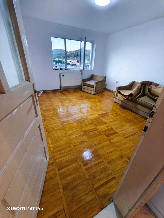 Se vinde apartament 3 camere
