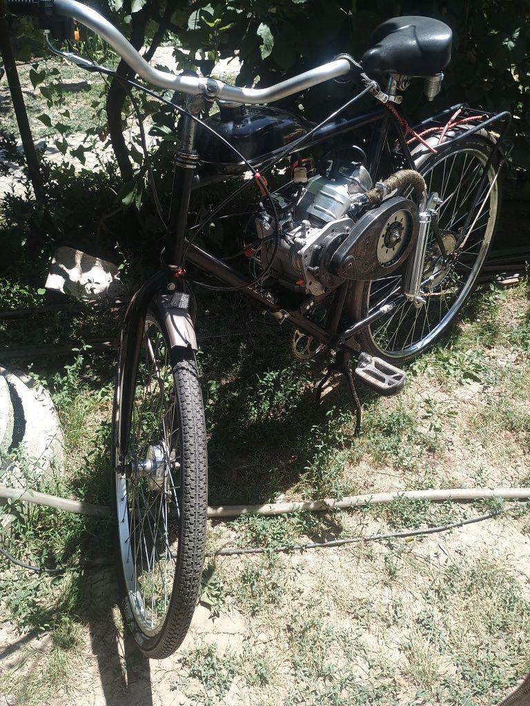 Bicicleta cu motor nou in  4 timpi  viteza 75 _80 max