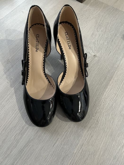 Продам туфли из натуральной кожи