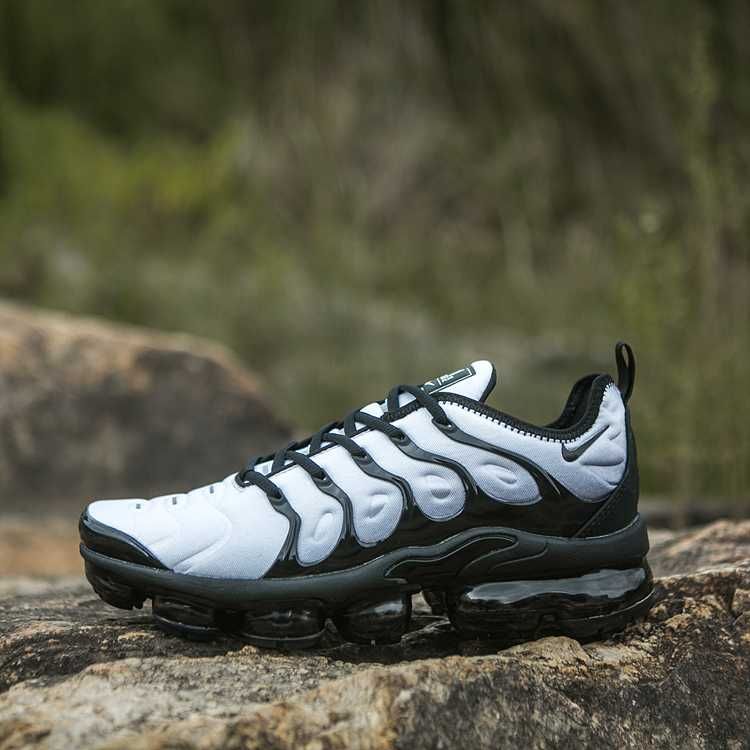 Обувки Nike / Air VaporMax ''Gradient White Black'' + КУТИЯ