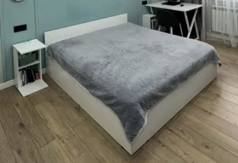 Кровать / тумбочка / комод