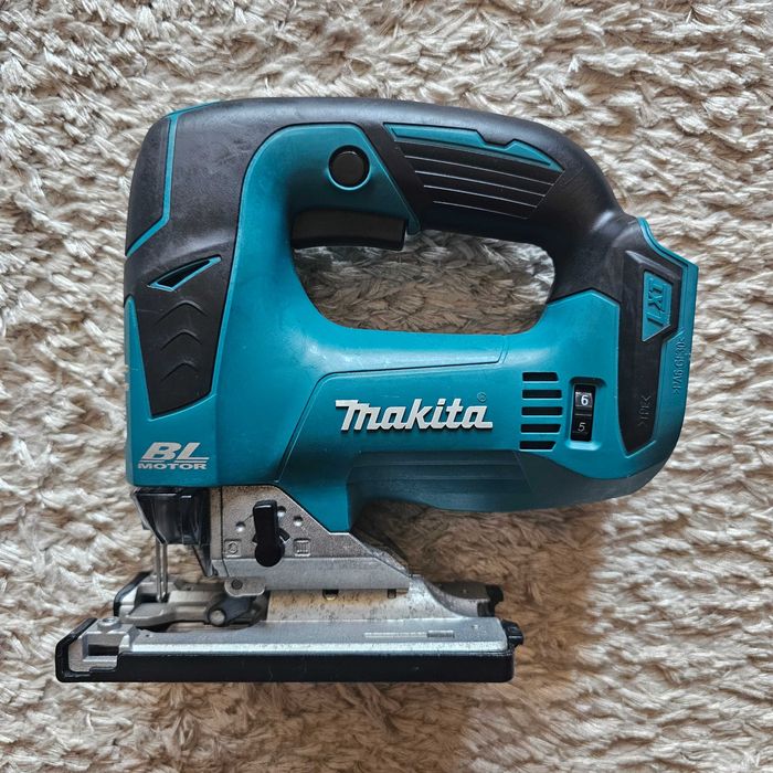 Makita DJV182 безчетково зеге