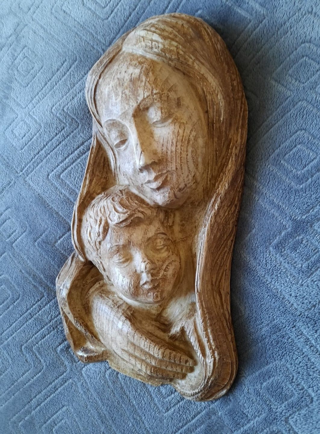 Fecioara Maria cu pruncul Iisus ( ceramica)