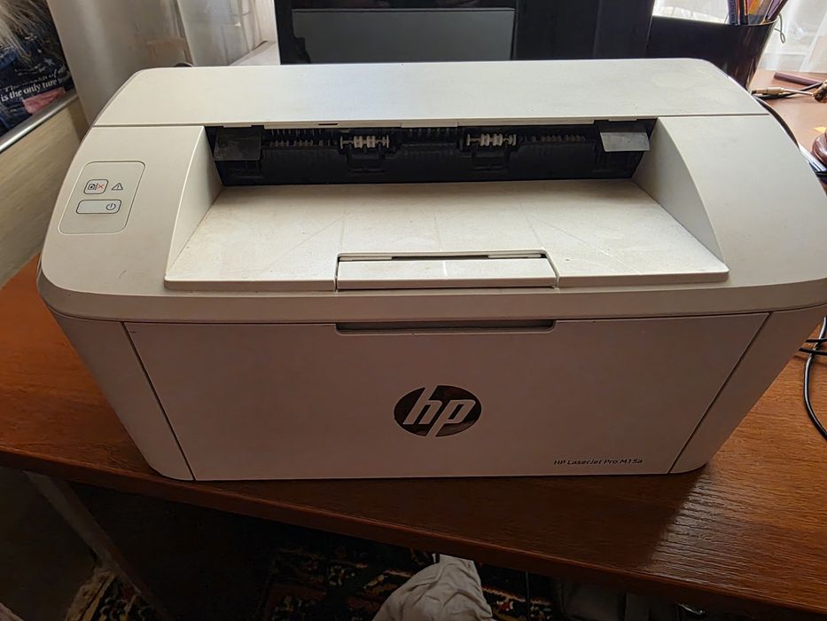 Printer HP M15a.