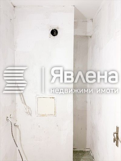Продава се Двустаен апартамент в Бургас, Възраждане - 70 кв.м за 1358 €/кв.м - Снимка #3