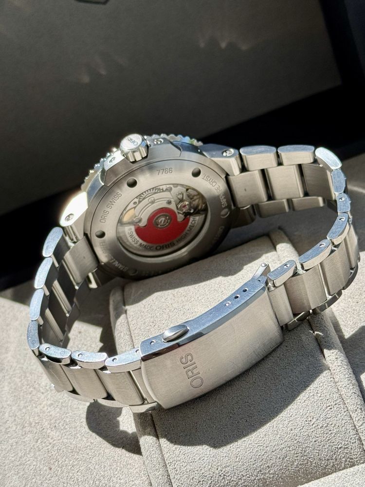 ORIS Aquis date taste