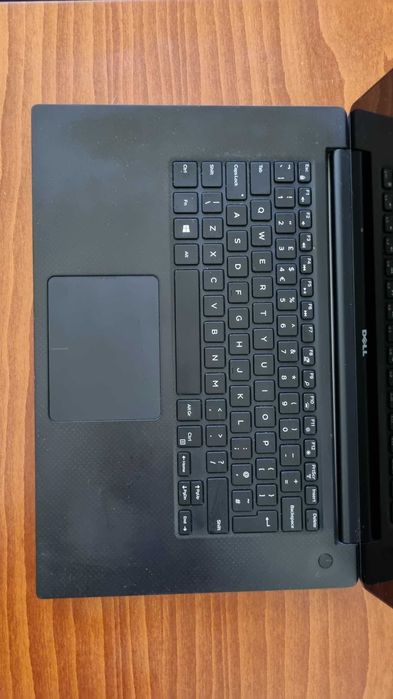 Лаптоп Dell Precision 5510 с Touch екран и алуминиев корпус