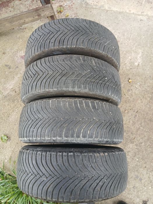 Vând anvelope M+S 195/55 R16