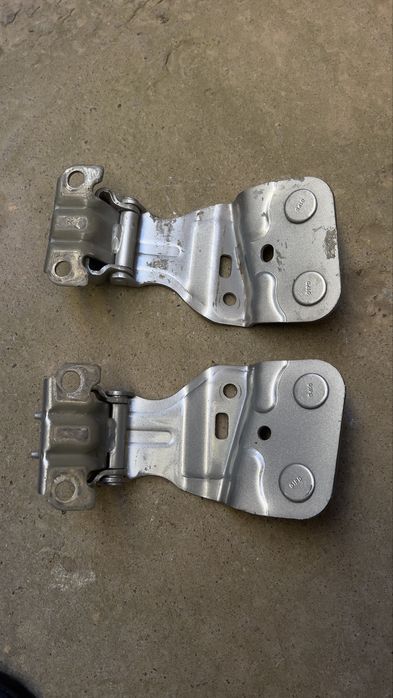 Петля багажника Хайландер