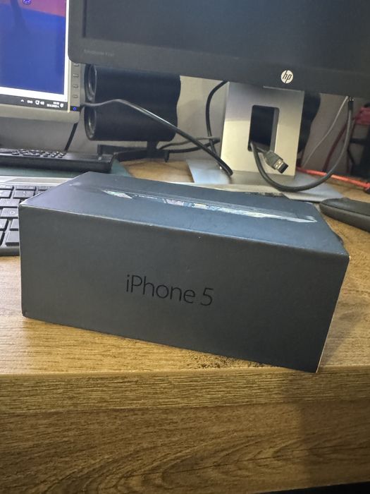 Продавам APPLE iPhone 5 16GB