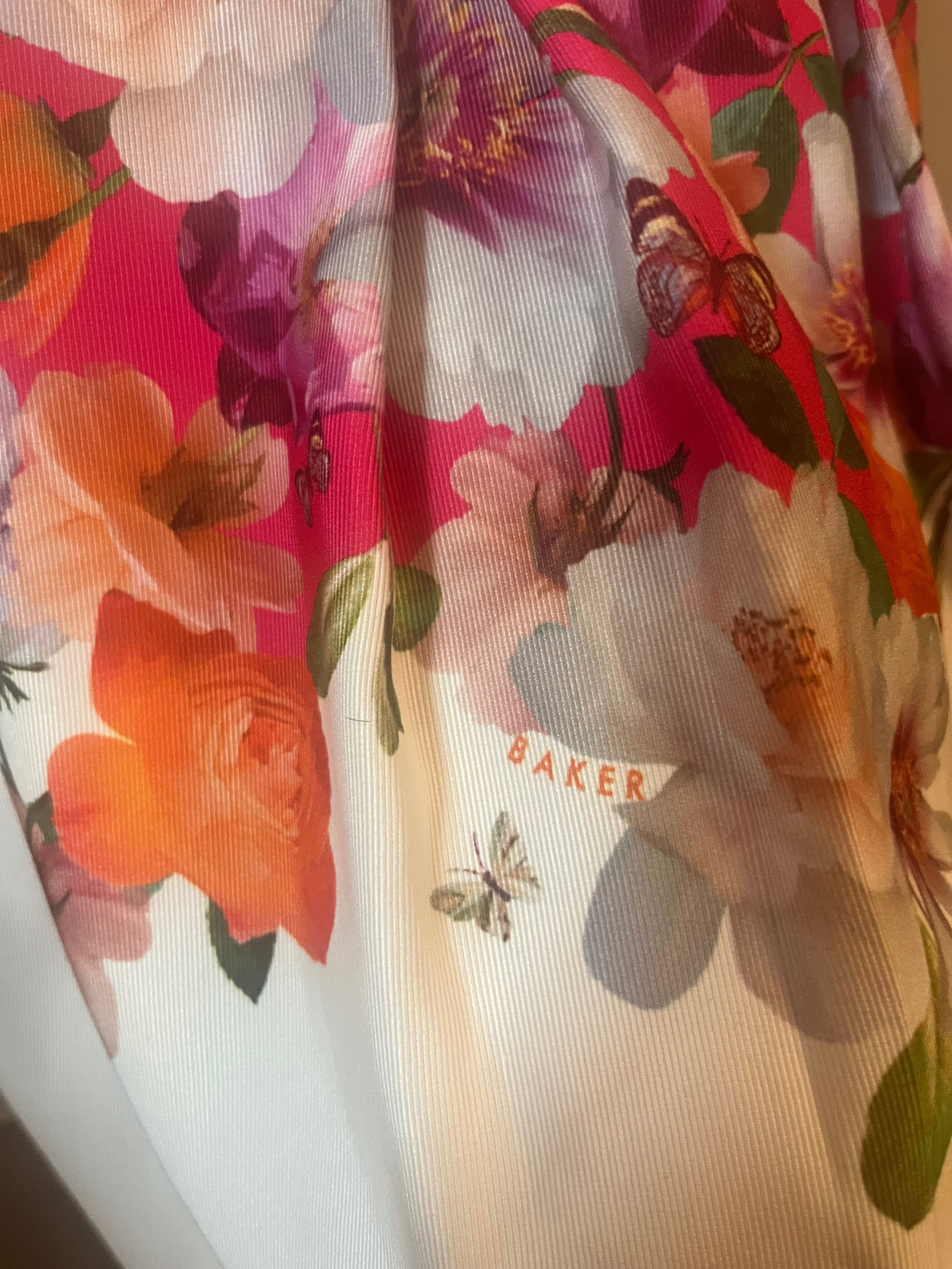 Официални рокли на Ted Baker