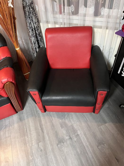 Canapea extensibila + 2 fotolii din piele