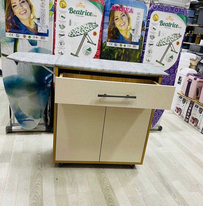 Гладильная доска+шкафчик. На роликах.