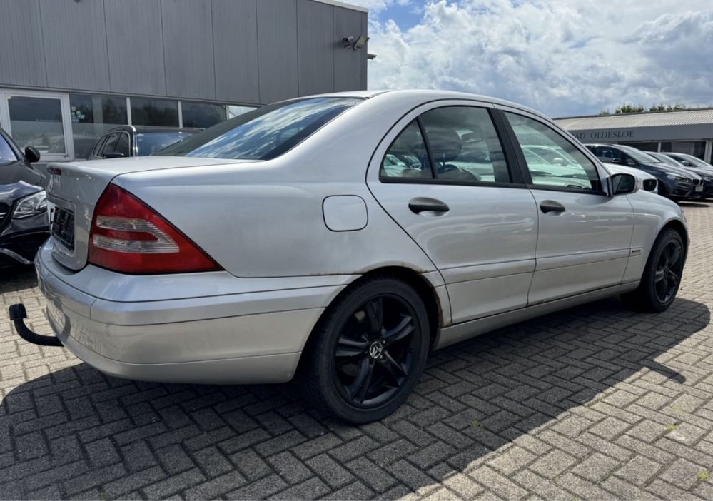 Mercedes C200 116кс