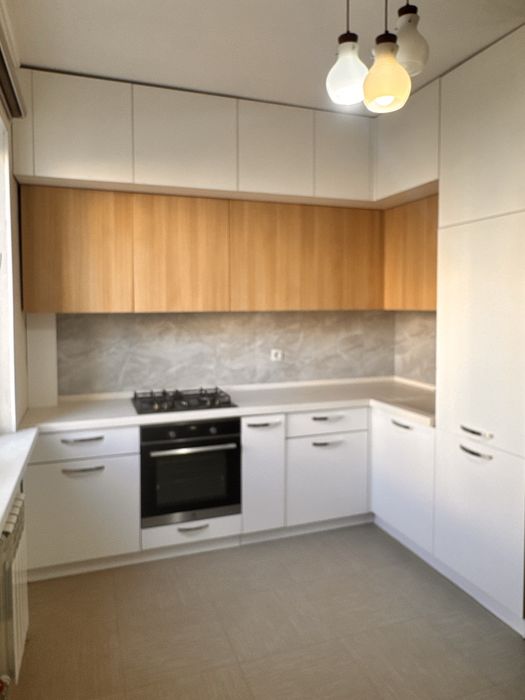 Кухонный гарнитур со всей техникой