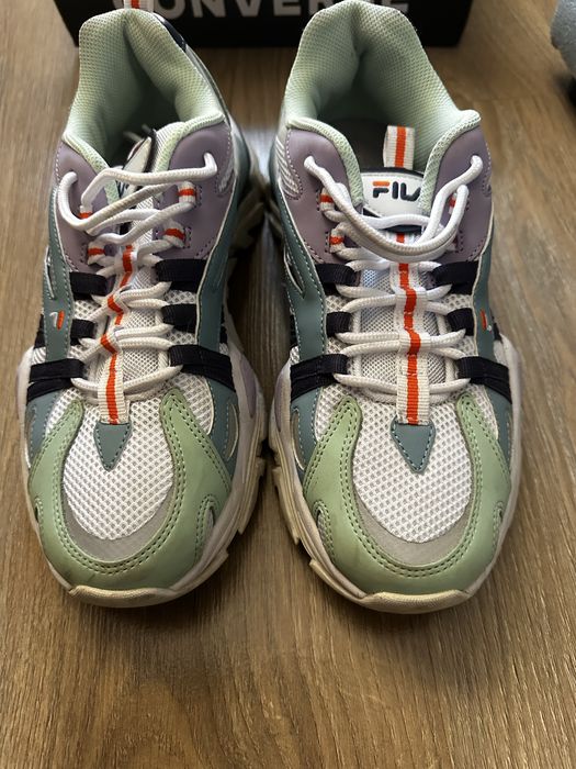 Маратонки Fila номер 40