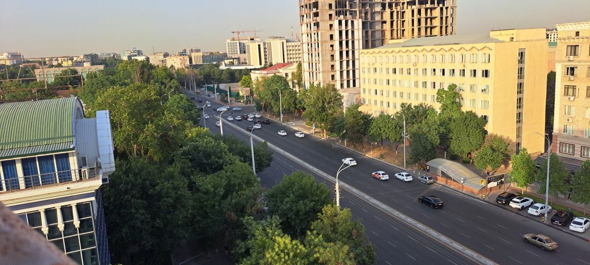 9-этаж. 1 комнатная. 55 кв.м. без ремонта.