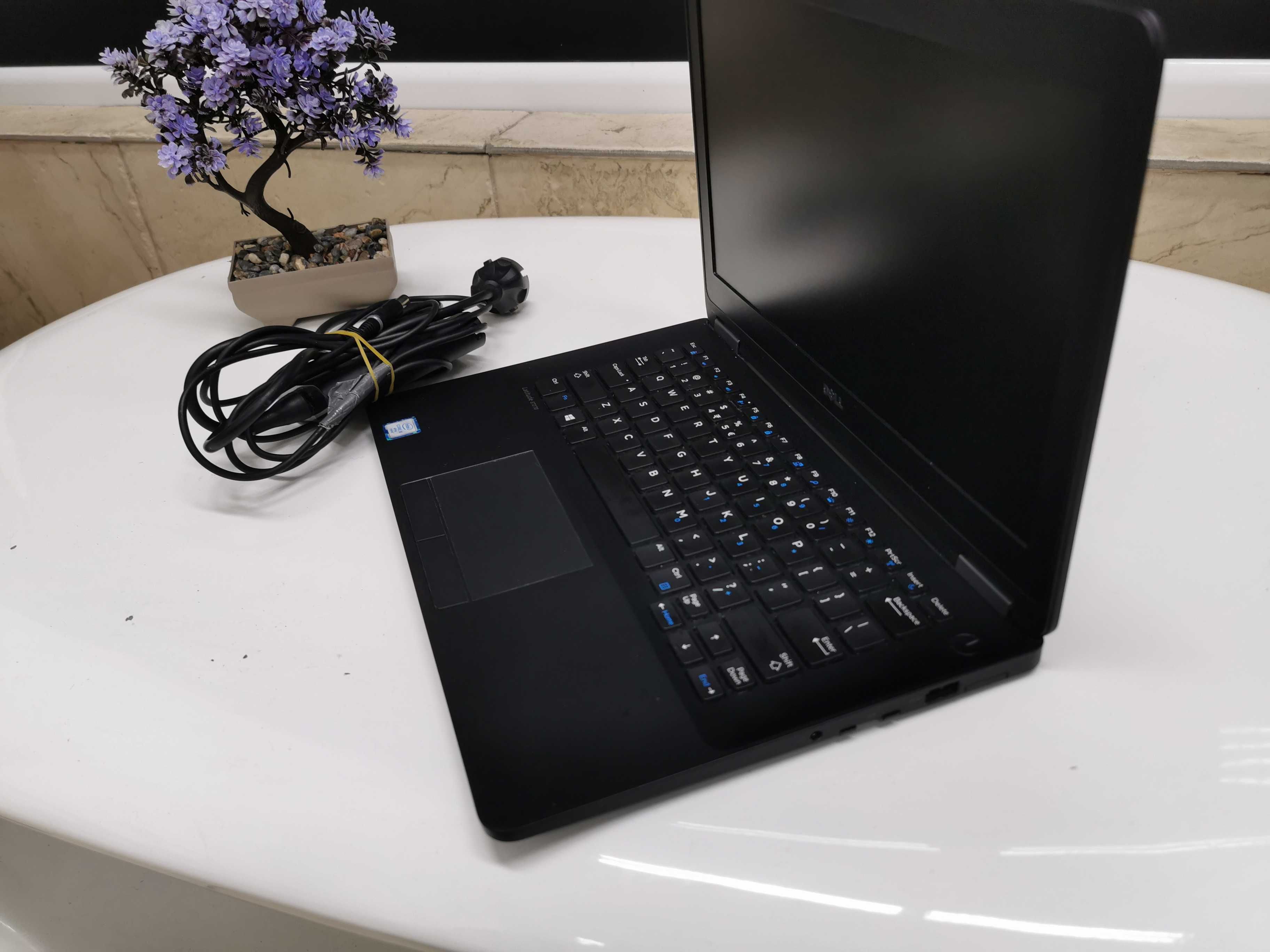 Лаптоп Dell Latitude E7270, Intel Core i5 6300U, 16GB RAM DDR4, 512 GB