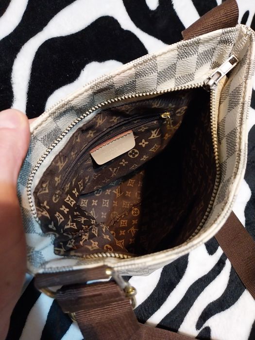 Borsetă Louis Vuitton