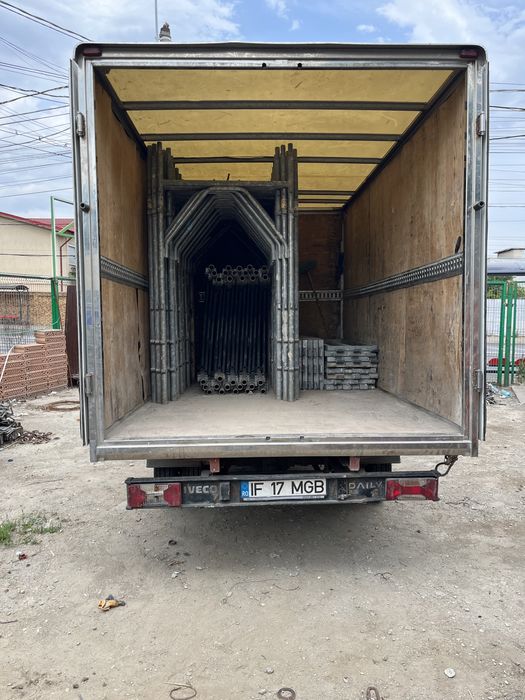 Închirez schela si popii metalici