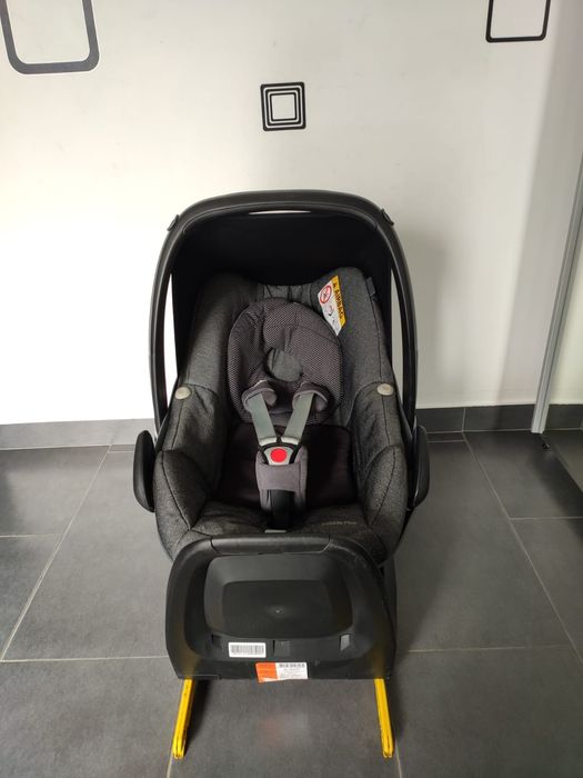 Scoica auto Maxi Cosi Pebble cu baza isofix 2Way Fix