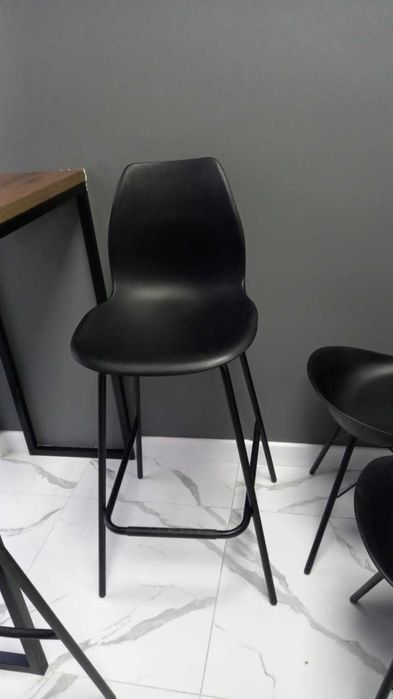 барные высокие стулья