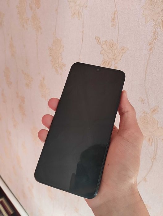 Infinix hot 30i 256/8 GB.