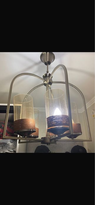 Продам люстры 5 штук все разных форм