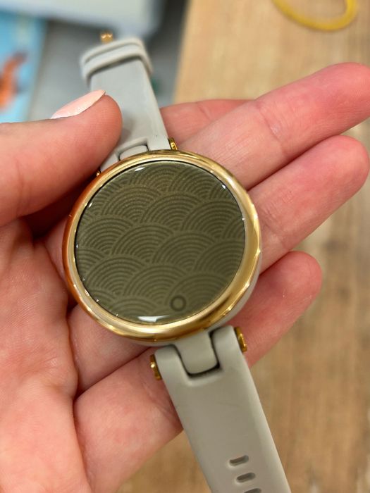 Смарт часовник Lily