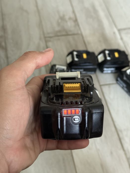 Incarcatoare/ acumulatoare/ baterii  makita