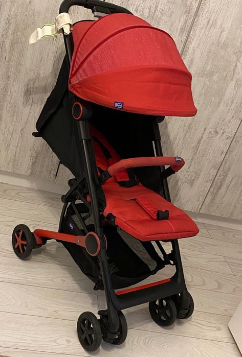 Carucior ultra compact marca Chicco,minim 3 pana la 15 kg,Rosu.