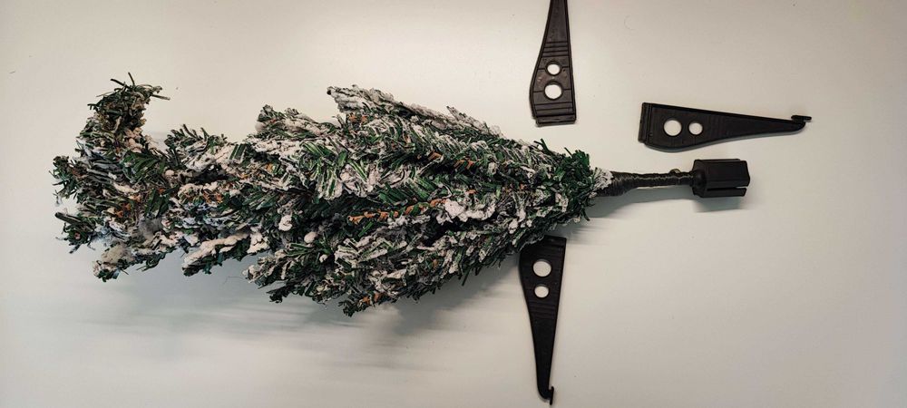 Изкуствена елха със сняг (58см)