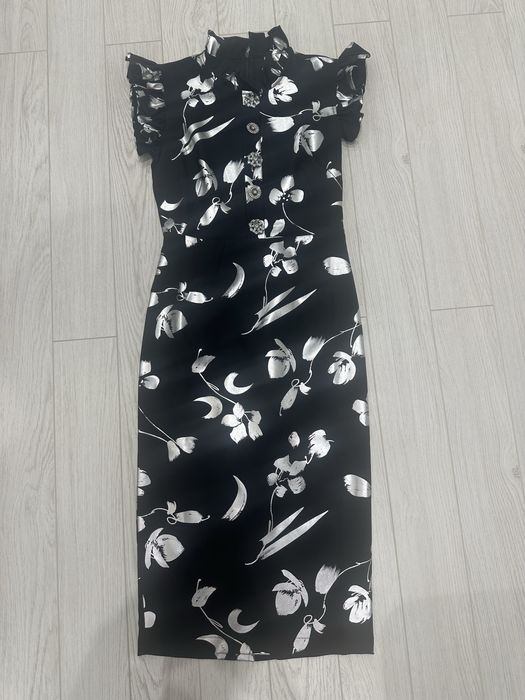 Платье нарядное женское