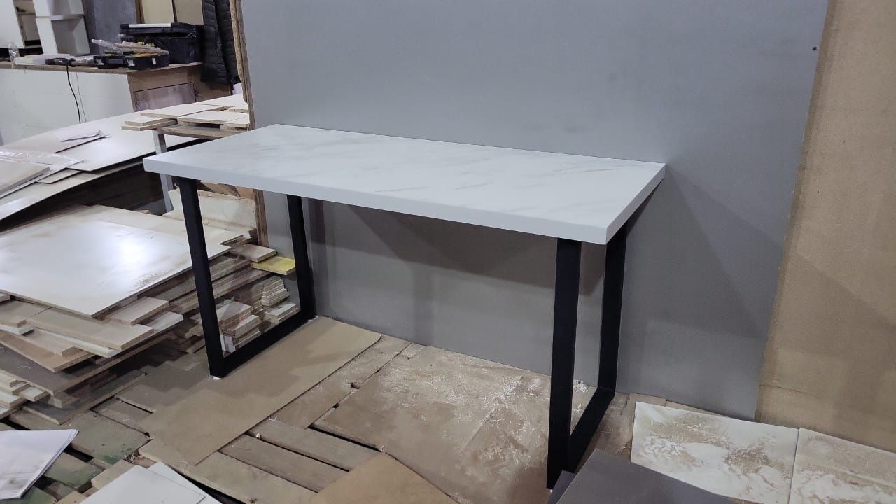 Компьютерный стол, офисный стол, стол для кухни